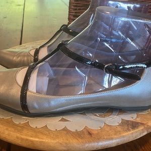 Size 9 Aquatalia leather flats, made in Italy